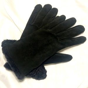 Black genuine leather women’s winter gloves with furry lining